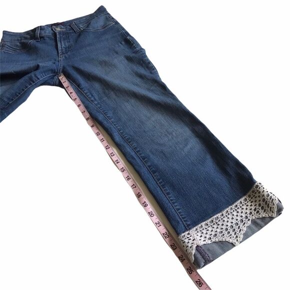 NYDJ Bohemian Boho Crochet Trim Cuffs Cropped Jeans Blue Sz 4 - Picture 13 of 15